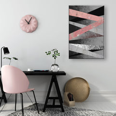 Pop art obraz na plátne s motívom Restricted Elegance v fialovo-modrých odtieňoch zavesený v interiéri obývačky, sofistikovaná atmosféra, minimalizmus – interiér