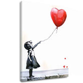 Moderný obraz na plátne s motívom Heart Balloon Girl, balón, srdce v bielo-čiernych odtieňoch, melancholická atmosféra, láska a detstvo | Obraz Heart Balloon Girl – hlavný