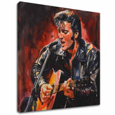 Moderný obraz na plátne s motívom Elvis Presley - Ikona na pódiu, gitara, mikrofón v čierno-červených odtieňoch, vášnivá atmosféra | Obraz Elvis Presley - Ikona na pódiu – hlavný