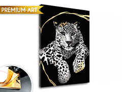 Ručne maľovaný obraz na plátne s motívom PREMIUM ART – Oddychujúci gepard v bielo-zlatých odtieňoch, elegantná atmosféra, príroda a luxusný dojem – produkt