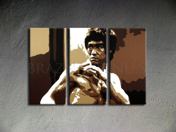 Ručne maľovaný obraz na plátne s motívom AL Bruce Lee v hnedo-bielych odtieňoch, intenzívna atmosféra, sila a ikonografia | Ručne maľovaný POP Art obraz AL Bruce Lee – produkt