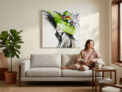 Moderný obraz na plátne s motívom ŽENA, klobúk, kvety, príroda v bielo-zelených odtieňoch zavesený v interiéri spálne, elegantná atmosféra, elegancia – interiér