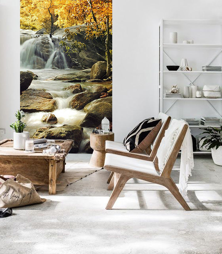 V škandinávskom štýle obraz na plátne s motívom + lepidlo Zadarmo, vodopád, stromy, krajina, mapa v bielo-hnedých odtieňoch zavesený v interiéri pracovne – interiér