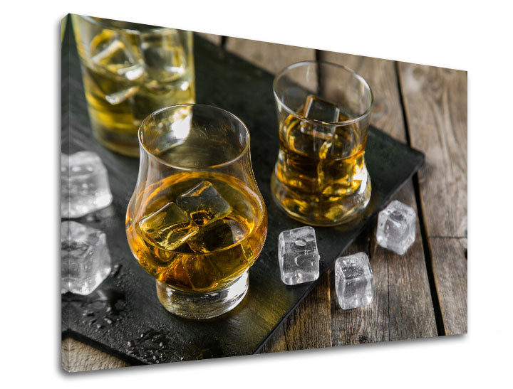 Klasický obraz na plátne s motívom DRINK S ĽADOM v zlato-čiernych odtieňoch, sofistikovaná atmosféra, luxusný dojem, vhodný do kuchyne | Obraz na stenu DRINK S ĽADOM_068-11 – produkt