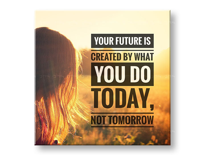 Moderný obraz na plátne s motívom Your future is created, západ slnka, pole, vlasy, krajina v bielo-zlatých odtieňoch, vhodný do kancelárie | Motivačný obraz na stenu Your future is created – hlavný