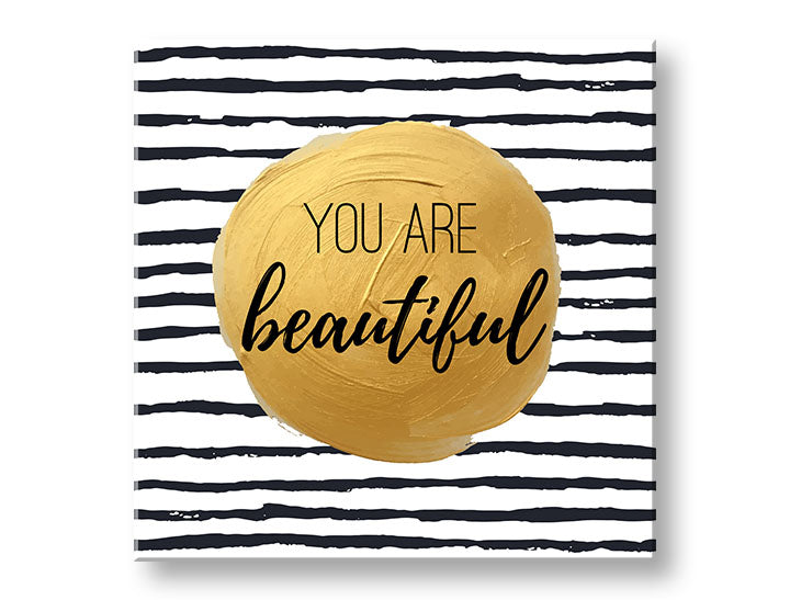 Industriálny obraz na plátne v bielo-zlatých odtieňoch, povzbudzujúca atmosféra, elegancia, vhodný do spálne | Obraz na stenu s textom You are beautiful – hlavný