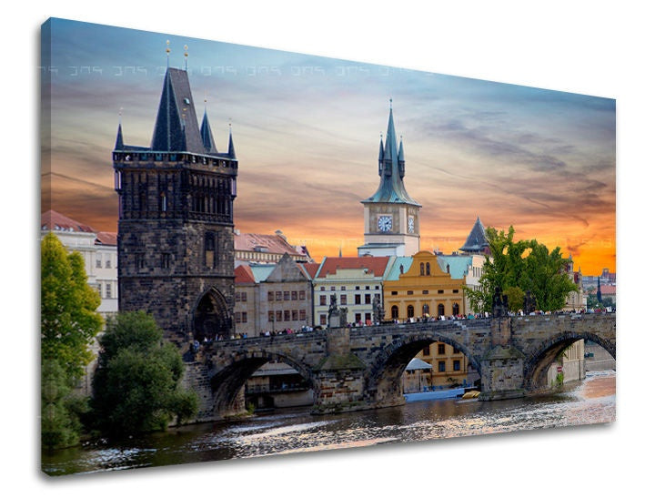 Klasický obraz na plátne s motívom MESTO PRAHA, Praha v bielo-modrých odtieňoch, romantická atmosféra, mestský život, vhodný do kancelárie | Obraz na stenu MESTO PRAHA – hlavný