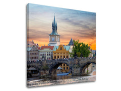 Obraz na plátne s motívom MESTO PRAHA, architektúra, krajina v modro-oranžových odtieňoch, pokojná atmosféra, mestský život, viacdielné prevedenie – hlavný