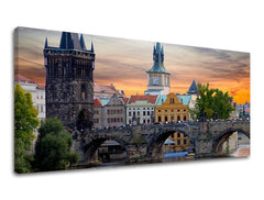 Vintage obraz na plátne s motívom Panoráma MESTO PRAHA, Praha, architektúra, krajina, mestský motív v fialovo-oranžových odtieňoch, vhodný do kancelárie – hlavný