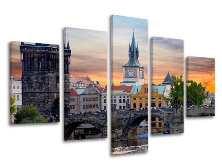 Klasický obraz na plátne s motívom MESTO PRAHA, Praha, architektúra vo viacfarebných odtieňoch, pokojná atmosféra, viacdielné prevedenie, vhodný do kancelárie – hlavný