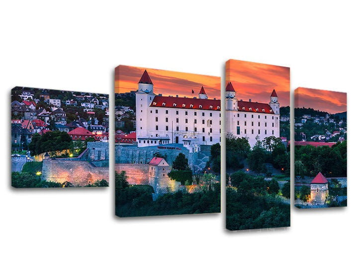 Klasický obraz na plátne s motívom SLOVENSKO, hrad, západ slnka, stromy, krajina v bielo-modrých odtieňoch, pokojná atmosféra, viacdielné prevedenie – hlavný