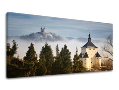 Obraz na plátne s motívom PANORÁMA SLOVENSKO, hmla, obloha, architektúra, detský motív v bielo-zelených odtieňoch, pokojná atmosféra – hlavný