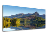 Klasický obraz na plátne s motívom PANORÁMA SLOVENSKO, hory, jazero, les, stromy v modro-zelených odtieňoch, pokojná atmosféra, vhodný do kancelárie – hlavný