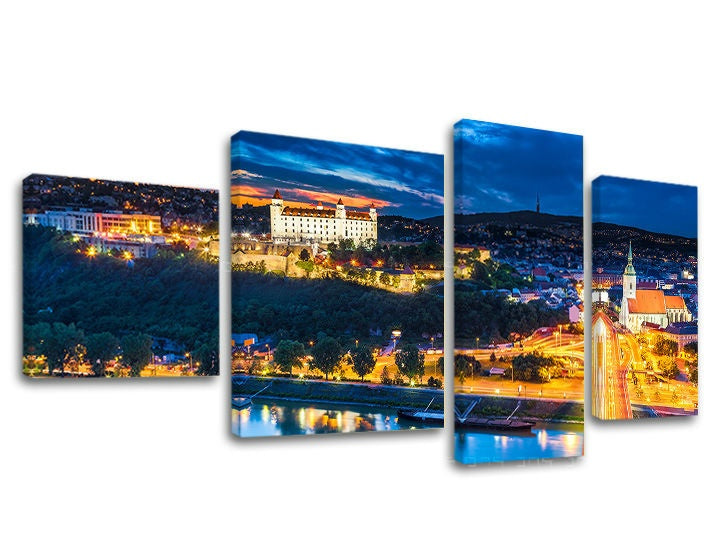Klasický obraz na plátne s motívom SLOVENSKO, hrad, rieka, kostol, krajina v bielo-modrých odtieňoch, pokojná atmosféra, viacdielné prevedenie – hlavný