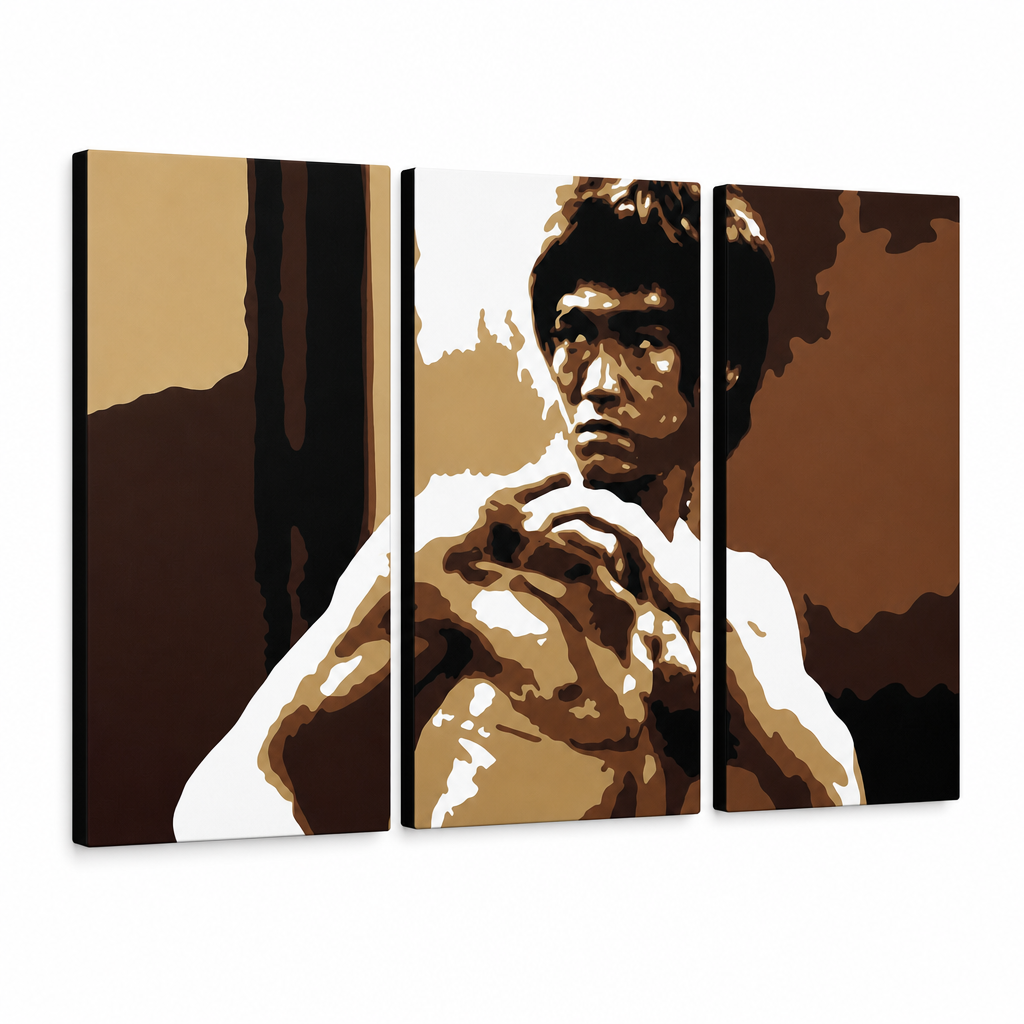 Ručne maľovaný POP Art obraz AL Bruce Lee – 3D vizualizácia ručne maľovaného plátna na bielom pozadí. Dominantné farby: hnedá, béžová, čierna, zlatá, biela.