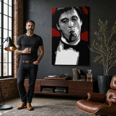 Ručne maľovaný POP Art obraz AL PACINO – obraz v modernom mužskom interiéri, lifestyle vizualizácia. Dominantné farby: červená, čierna, sivá, biela.