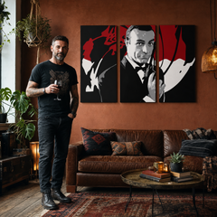Ručne maľovaný POP Art obraz James Bond – obraz v modernom mužskom interiéri, lifestyle vizualizácia. Dominantné farby: čierna, červená, biela.