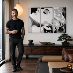 Ručne maľovaný POP Art obraz MADONNA – obraz v modernom mužskom interiéri, lifestyle vizualizácia. Dominantné farby: bielá, čierna, šedá.