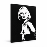 Ručne maľovaný POP Art obraz Marilyn Monroe – 3D vizualizácia ručne maľovaného plátna na bielom pozadí. Dominantné farby: čierna, biela, šedá.