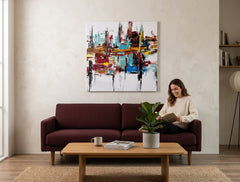 Pop art obraz na plátne v bielo-hnedých odtieňoch zavesený v interiéri kancelárie, energická atmosféra, zamyslenie | Autorská reprodukcia na plátne ABSTRAKT – interiér