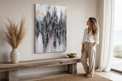 Maľovaný obraz na stenu ABSTRAKT 60x90 cm – ručne maľovaný obraz v elegantnom interiéri (Modern coastal) | wall mockup | premium canvas | Papilora.sk