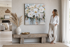 Maľovaný obraz na stenu KVETY VO VÁZE 70x70 cm – ručne maľovaný obraz v elegantnom interiéri (Modern coastal) | wall mockup | premium canvas | Papilora.sk