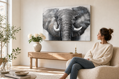 Maľovaný obraz na stenu SLON 100x70 cm – ručne maľovaný obraz v elegantnom interiéri (Scandi cream) | wall mockup | premium canvas | Papilora.sk