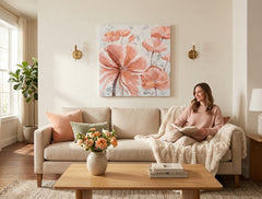 Vintage obraz na plátne s motívom kvety, maky, príroda v bielo-sivých odtieňoch zavesený v interiéri chodby, nežná atmosféra, príroda a jarná atmosféra – interiér
