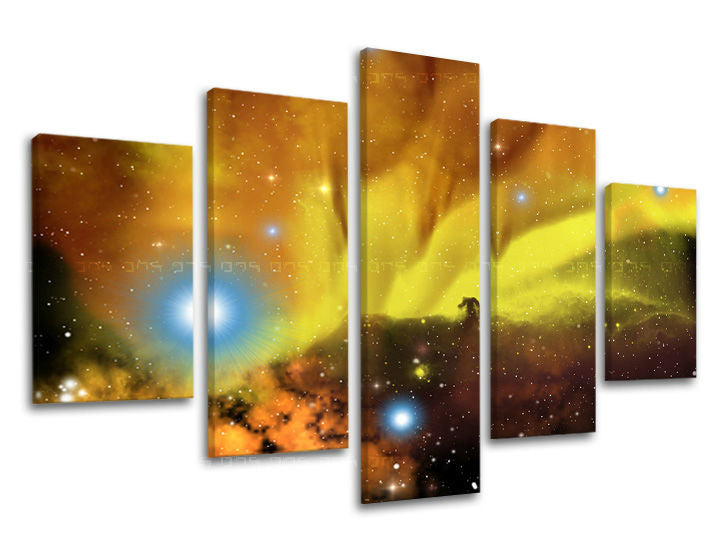 Klasický obraz na plátne s motívom hviezdy, galaxia, silueta, mapa, vesmír v čierno-žltých odtieňoch, éterická atmosféra, tajomstvo a príroda – hlavný