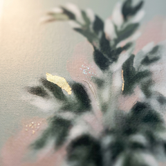 Makro detail ručne maľovaných impasto ťahov akrylovou farbou na plochy obrazu, viditeľná textúra a reliéf — Papilora Crafted for Home.