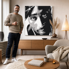 Ručne maľovaný POP Art obraz 2 PAC – obraz v modernom mužskom interiéri, lifestyle vizualizácia. Dominantné farby: čierna, biela, sivá.