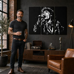 Ručne maľovaný POP Art obraz Mick Jagger – obraz v modernom mužskom interiéri, lifestyle vizualizácia. Dominantné farby: čierna, biela, šedá.
