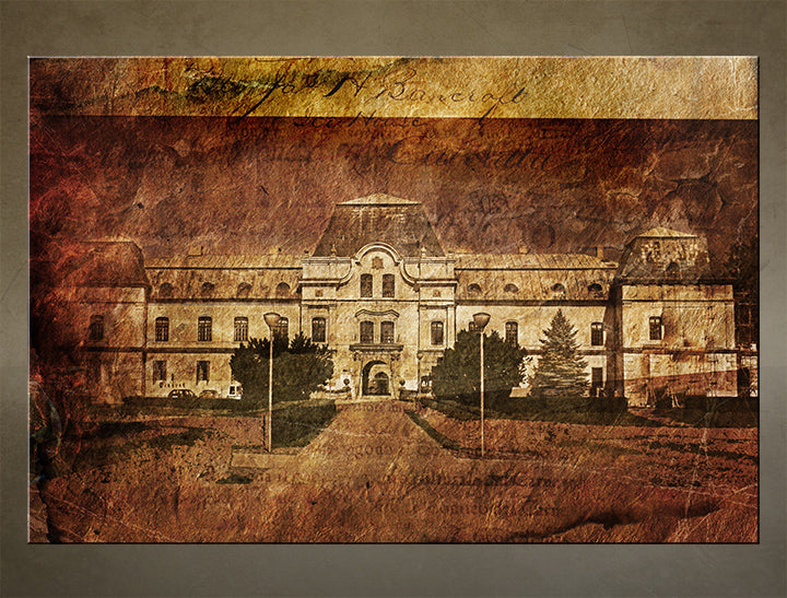 Vintage obraz na plátne s motívom architektúra v hnedých odtieňoch, nostalgická atmosféra, vhodný do pracovne | Humenné – hlavný